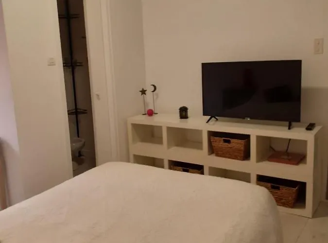 Les Chenes Blancs Aubin (Aveyron)